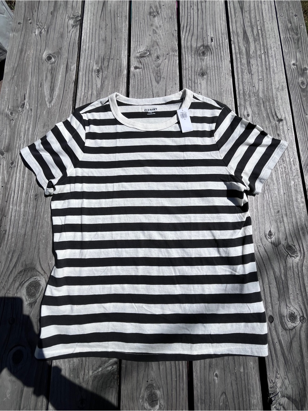 Old Navy Black and White Striped Short Sleeve Tee Medium